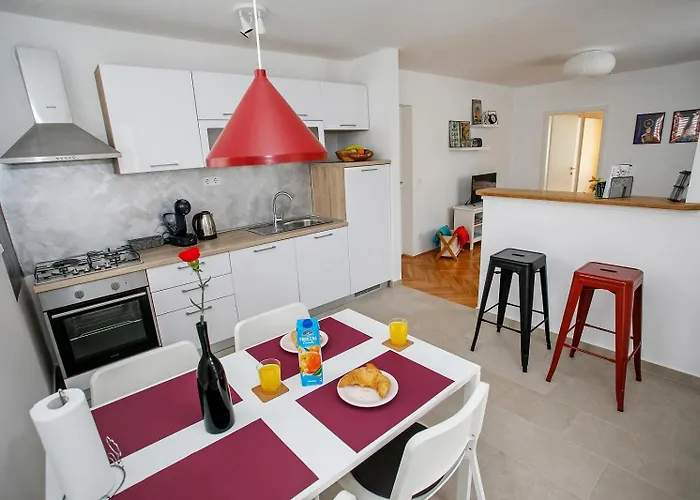 Suzy's Place Apartment Pula