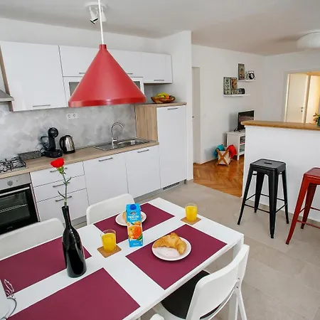 Suzy's Place Appartamento Pola