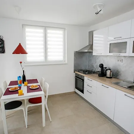 Suzy's Place Apartment Pula